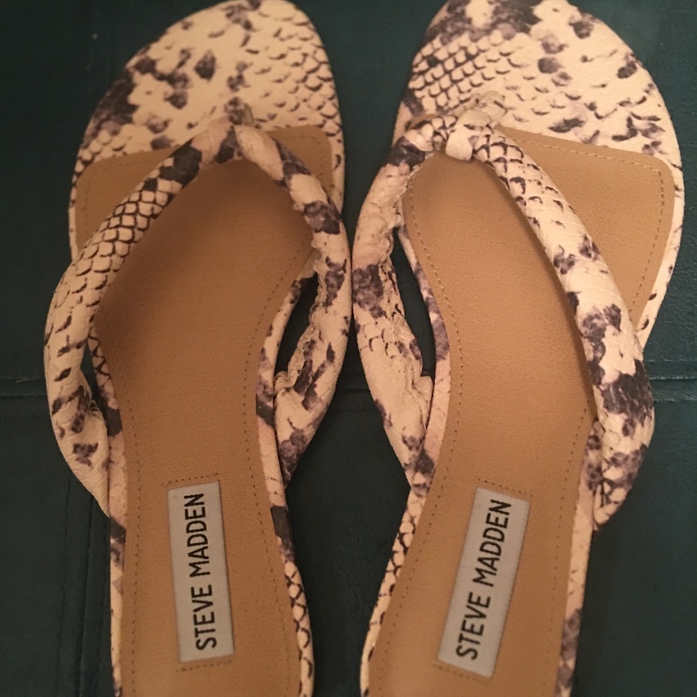 Steve Madden sandal